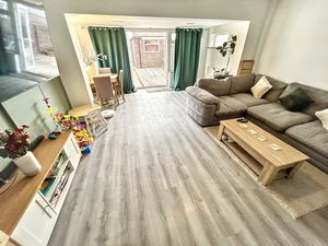 Lounge area- click for photo gallery